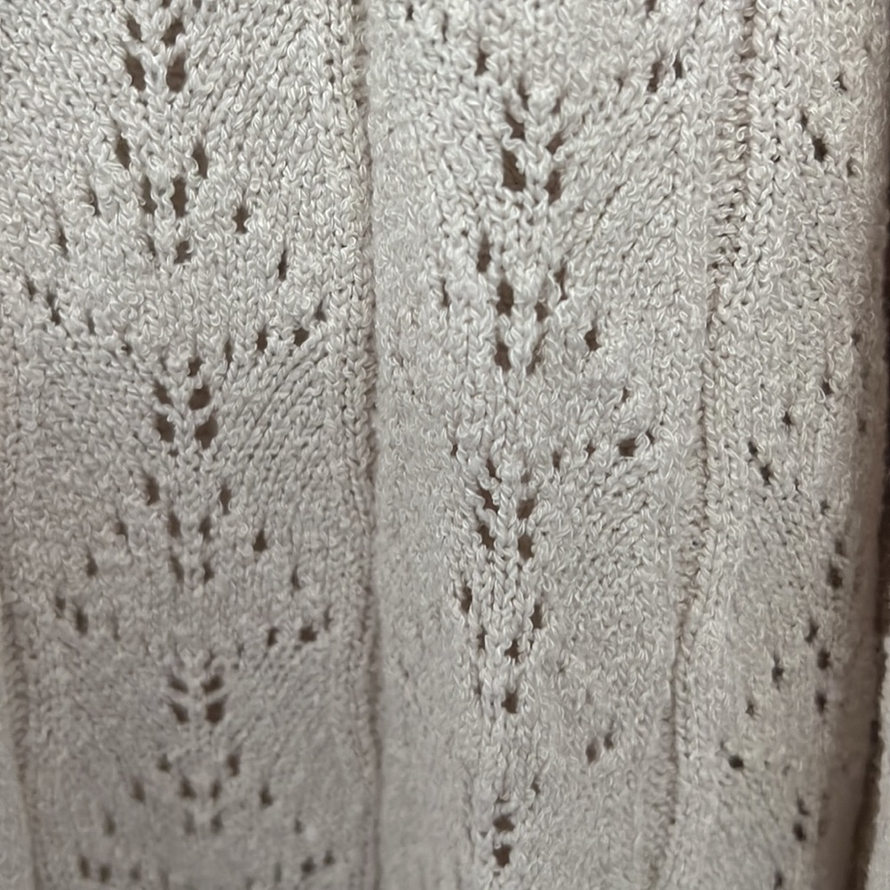 Cute sweater - Picture 3 of 3